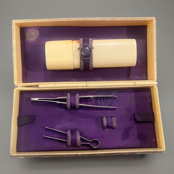 VTG Bakelite Manicure Pedicure Set, Case, Tools, Tweezer Widger Pick Celluloid - Picture 6 of 11